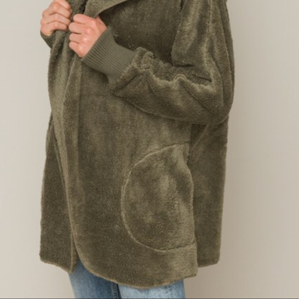 ❄️LAST3️⃣//OLIVE BLANKET CARDIGAN FLEECE HOODIE - Picture 5 of 12